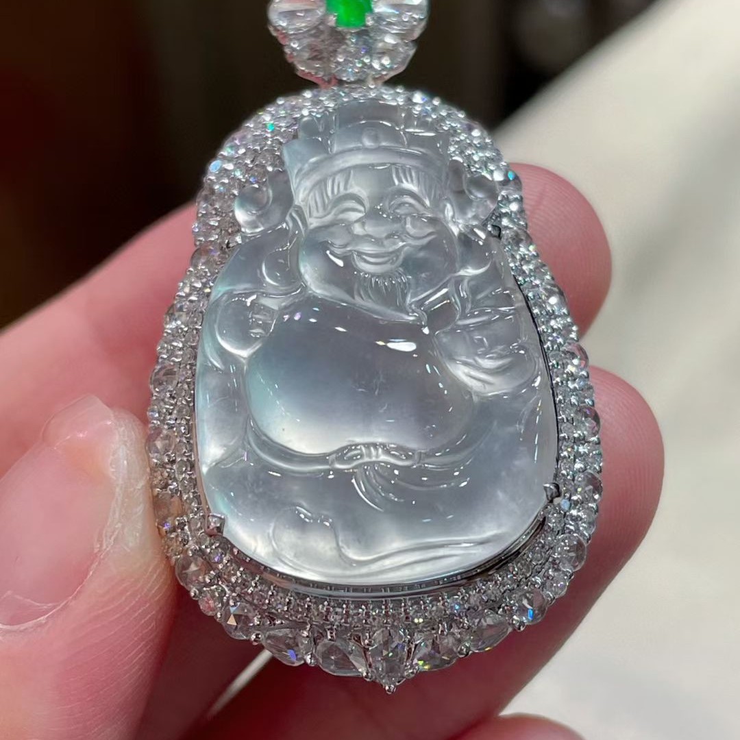 玻璃种财爷爷吊坠，种老起光，大气时尚优雅翡翠
