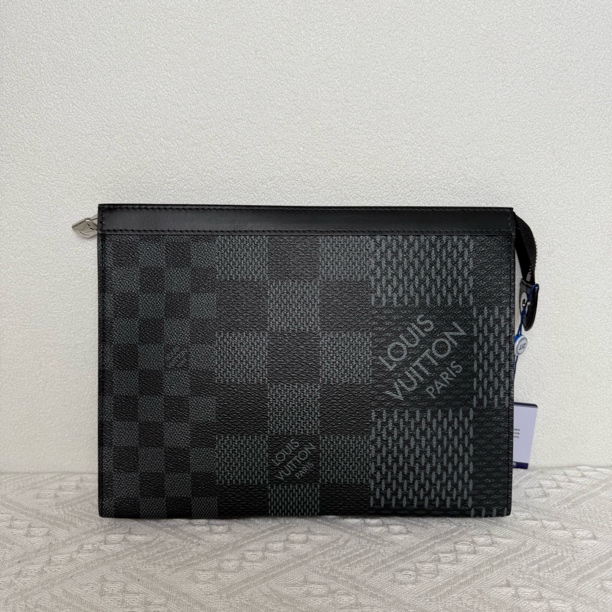 99新 LouisVuitton/路易威登 4284/时尚芯片款黑棋盘格洗漱手拿包