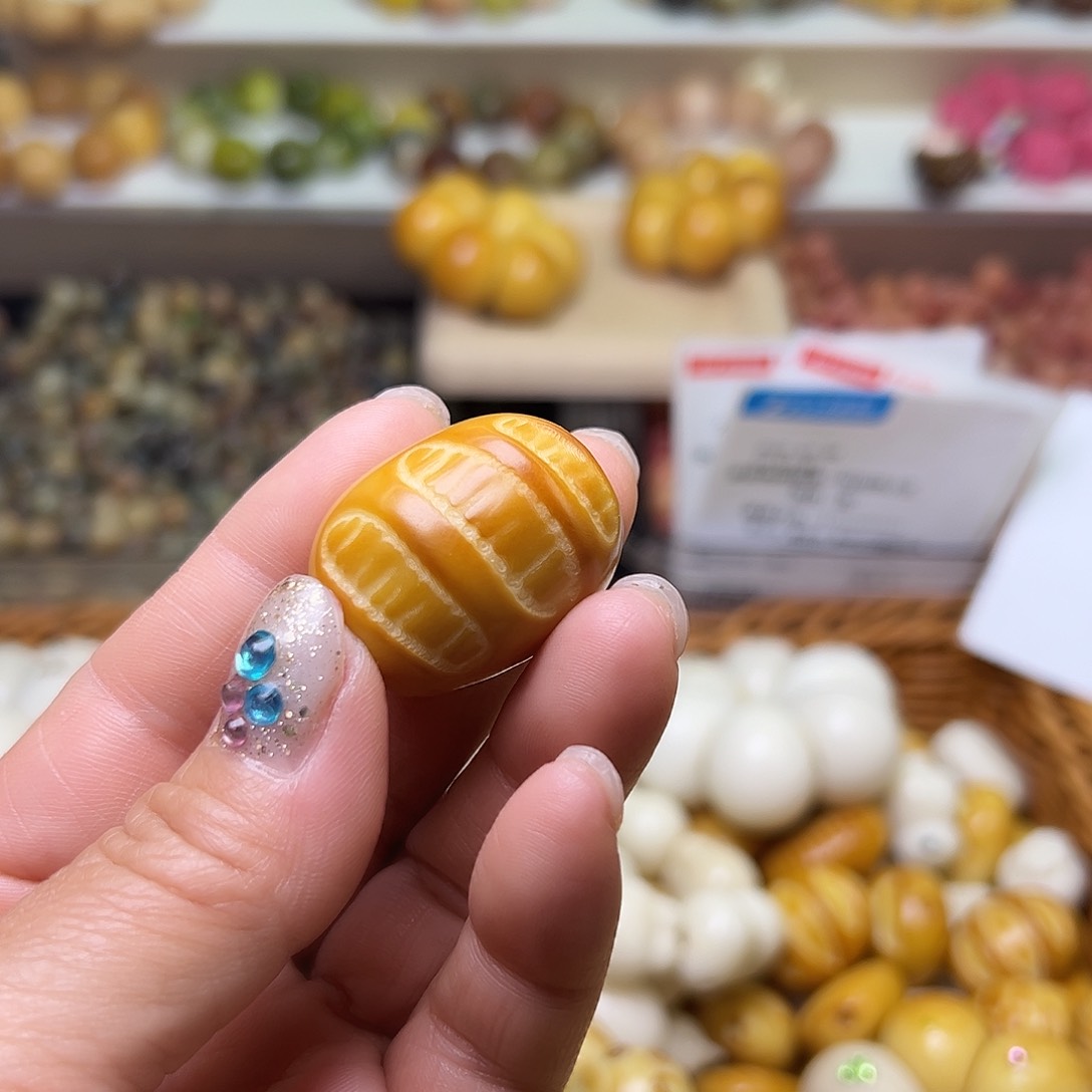 菩提根/象牙果吊坠Y***?微瑕炭烧面包一颗