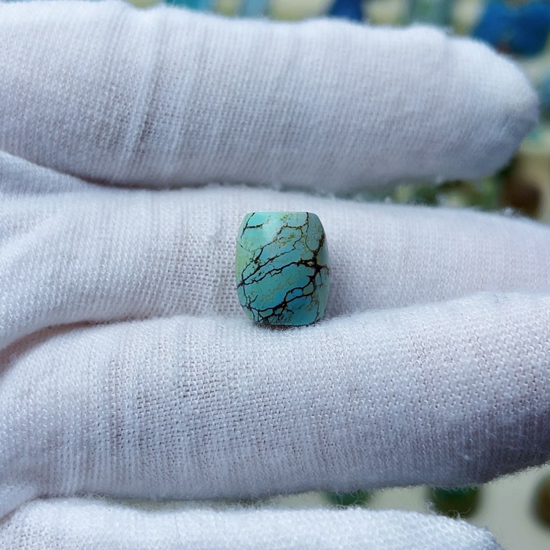 绿松石颈饰未镶嵌