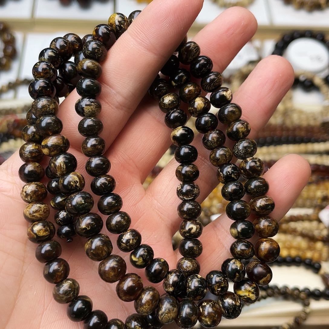 琥珀未镶嵌裸石八