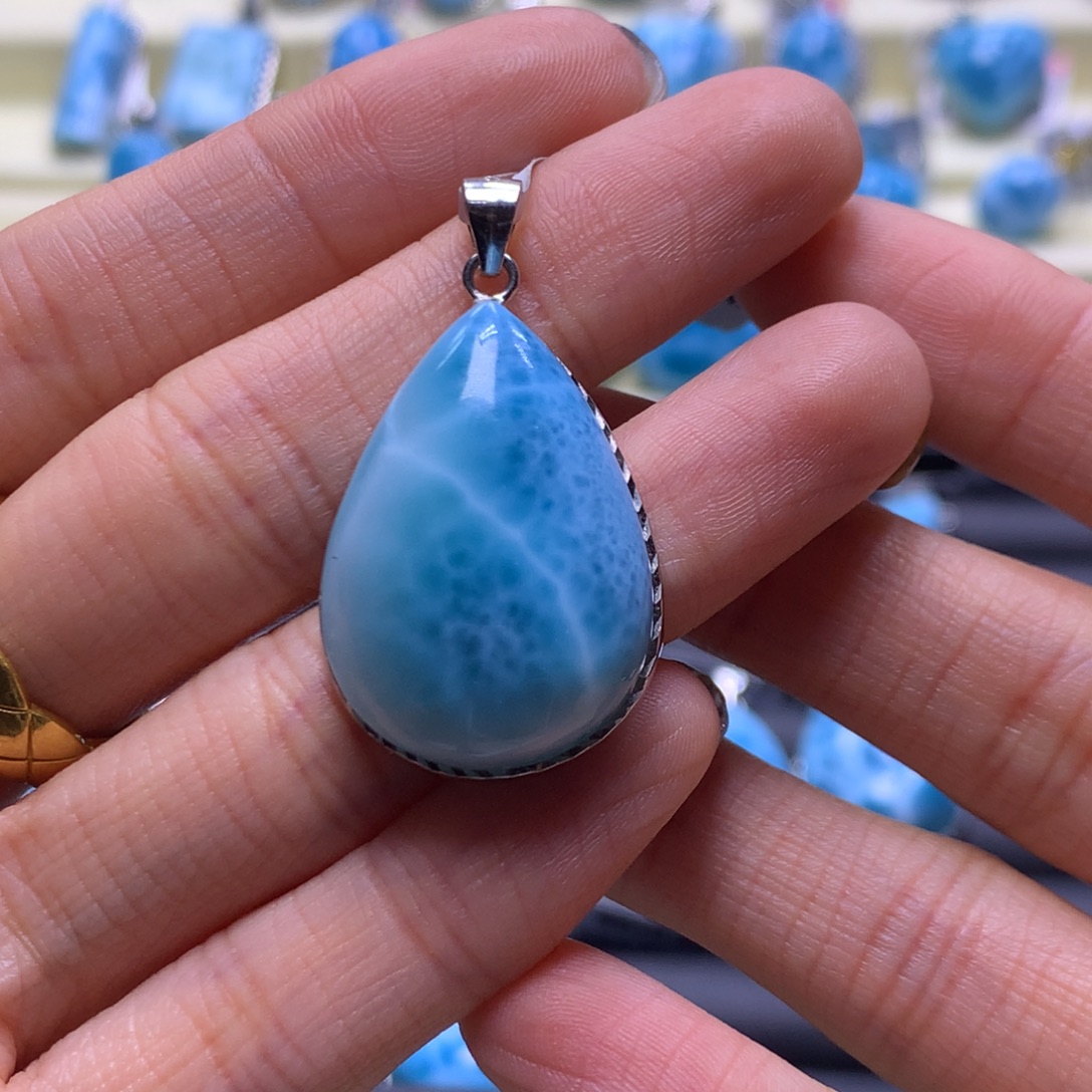 针钠钙石（海纹石）未镶嵌颈饰水滴吊坠色差略异