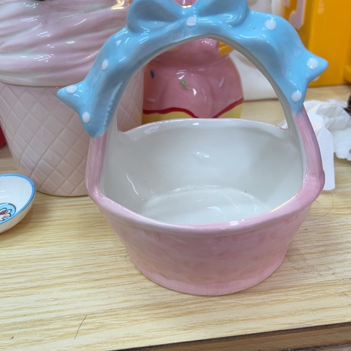 摆件陶瓷等行业的产品出口到世界各地的各个角落和地区