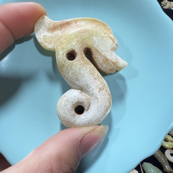 透闪石质玉未镶嵌挂件
