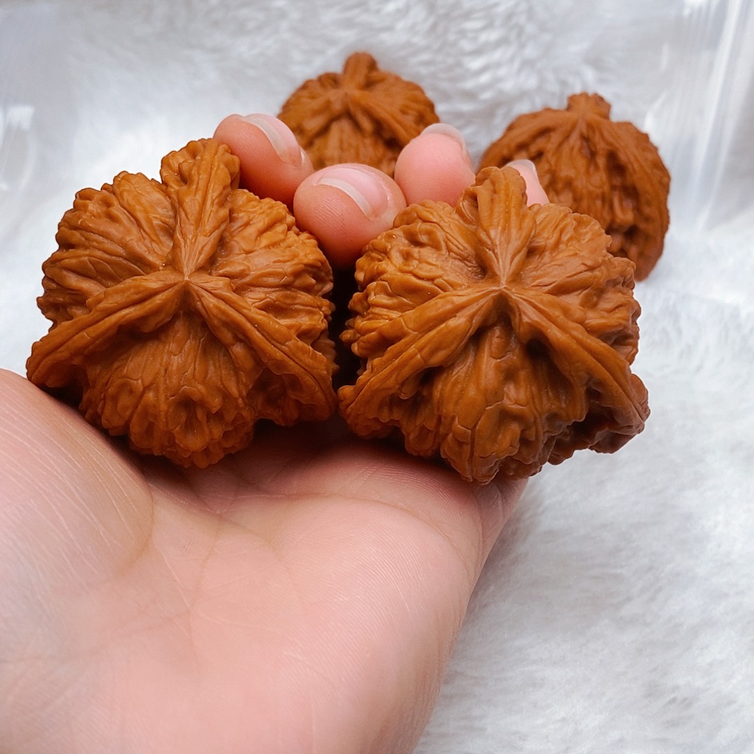 用***3吊坠文玩核桃三棱