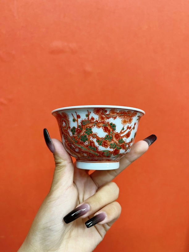 谢国福红绿彩松竹梅压手杯