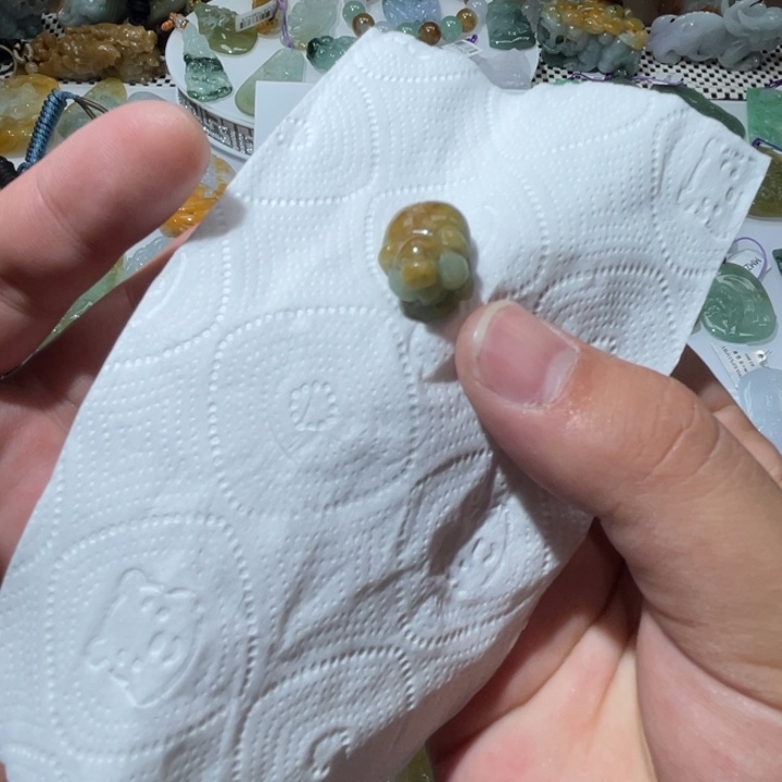 翡翠颈饰未镶嵌天然