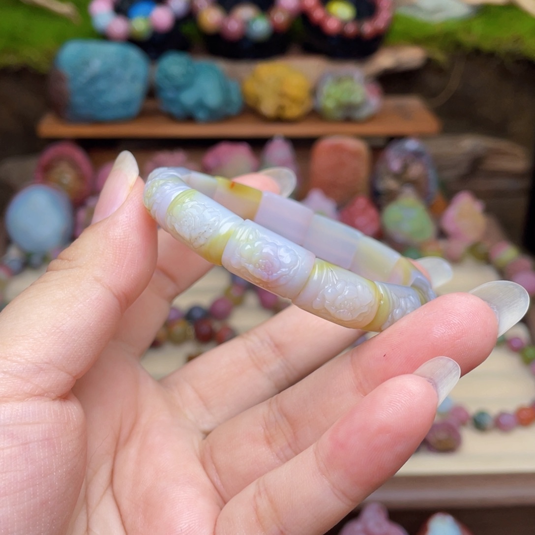 玛瑙/玉髓手串未镶嵌盐源玛瑙牡丹花手牌