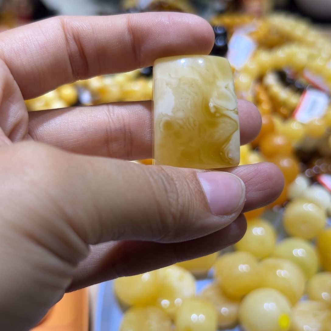 琥珀珠宝奇石未镶嵌
