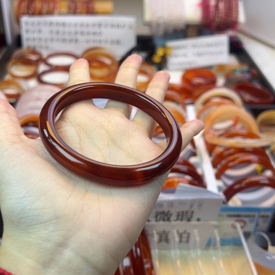 玛瑙/玉髓手镯未镶嵌?****?61