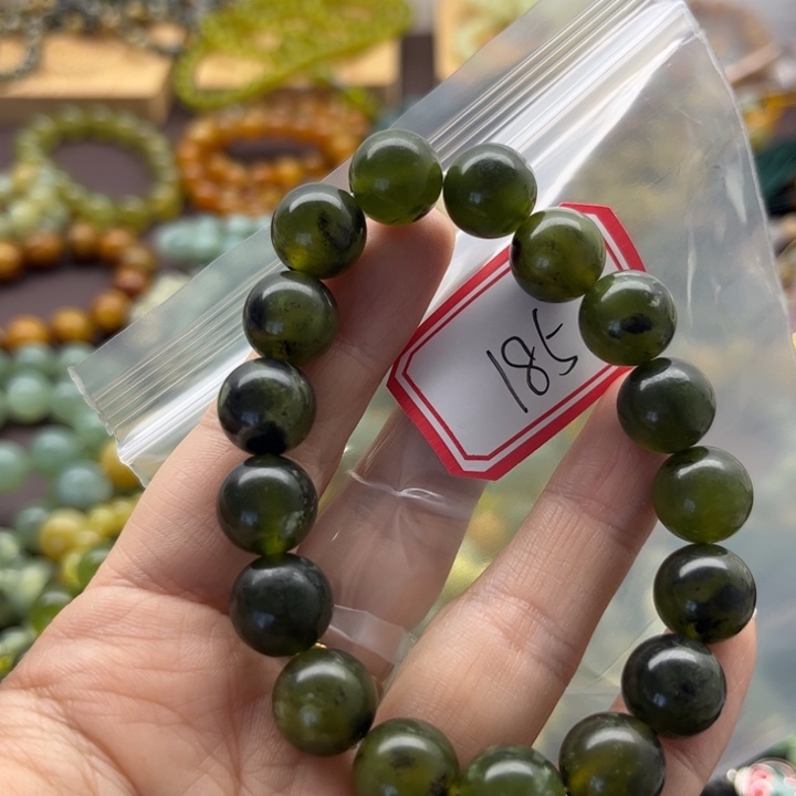 未镶嵌蛇纹石玉手链