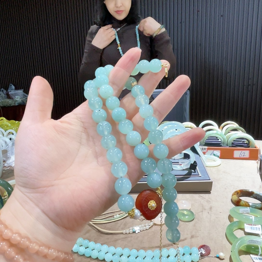 蛇纹石玉手镯未镶嵌?***儿