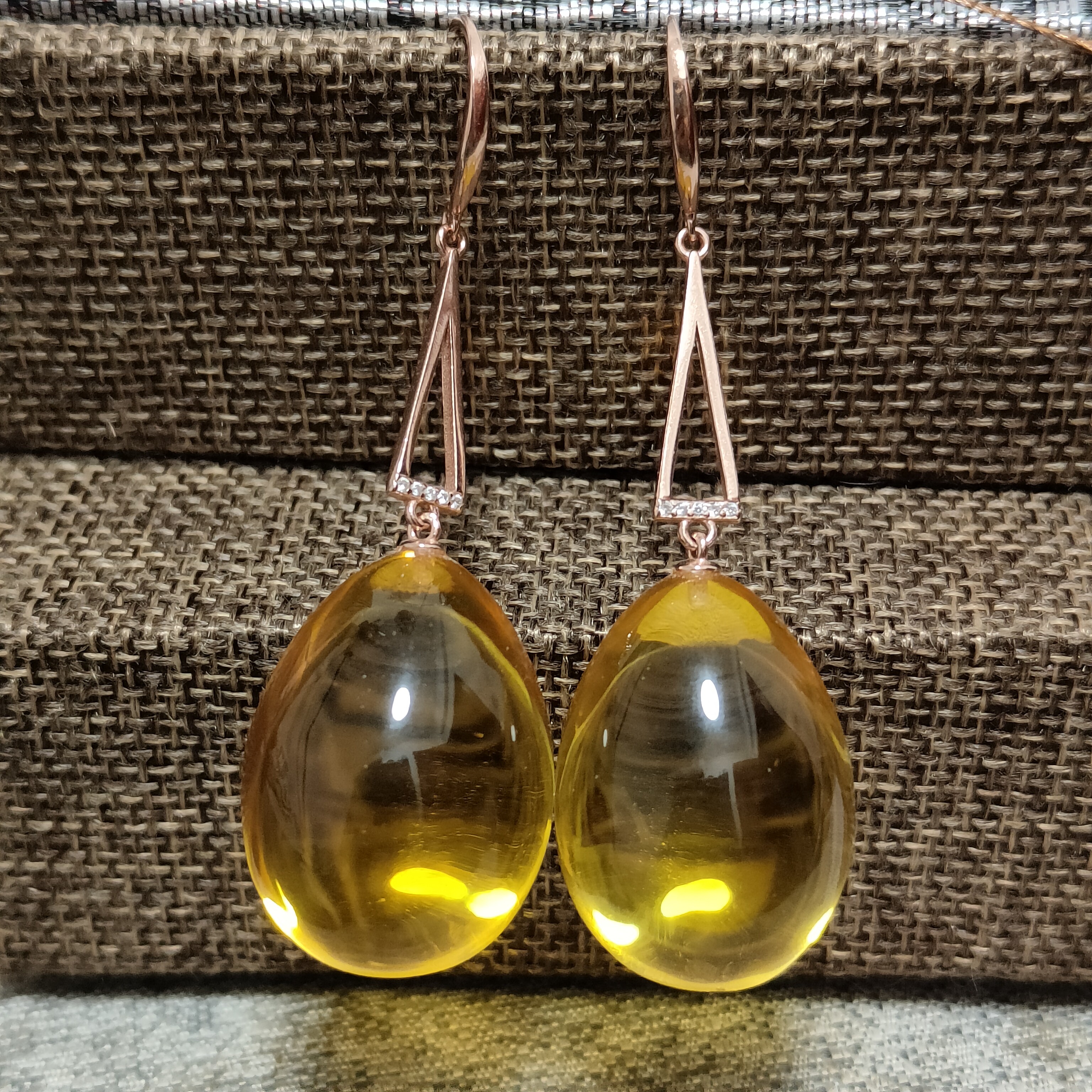 通体S925银镶嵌天然净水金珀立体大鸽子蛋重工精致耳坠