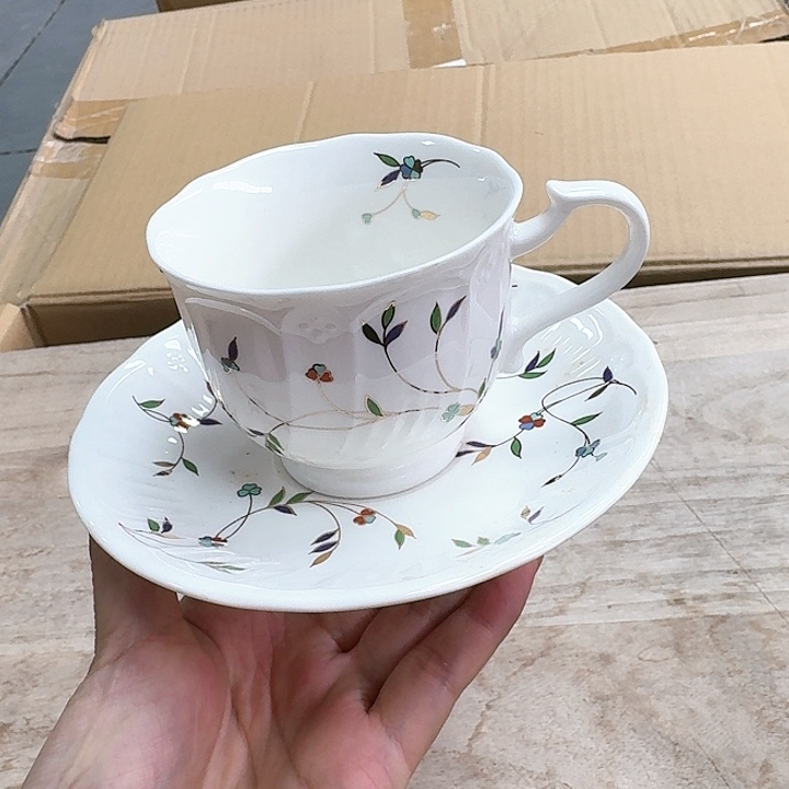 精品瓷器。            