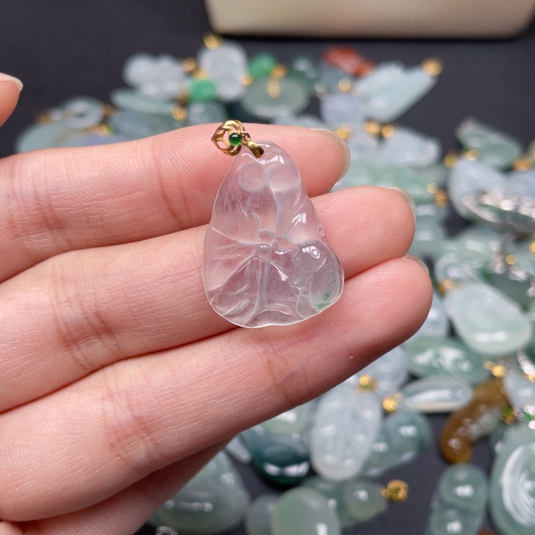 翡翠颈饰18K金镶嵌翡翠