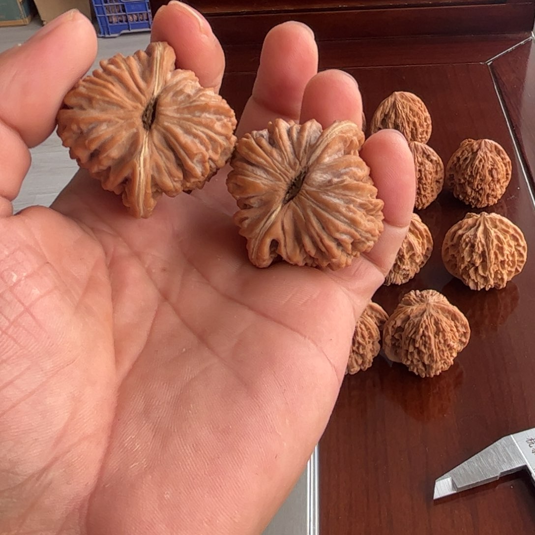 文玩核桃吊坠四座楼