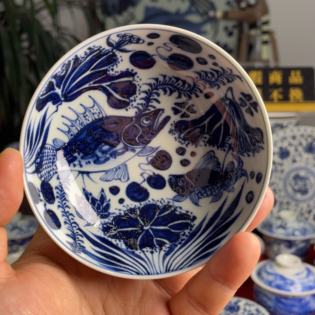 元青花鱼藻纹普洱杯微瑕