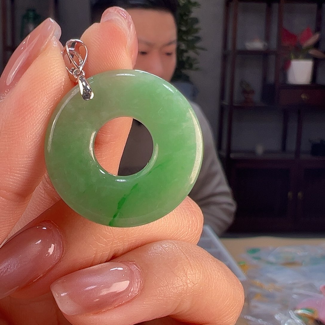 翡翠吊坠(不含链)18K金镶嵌吊坠