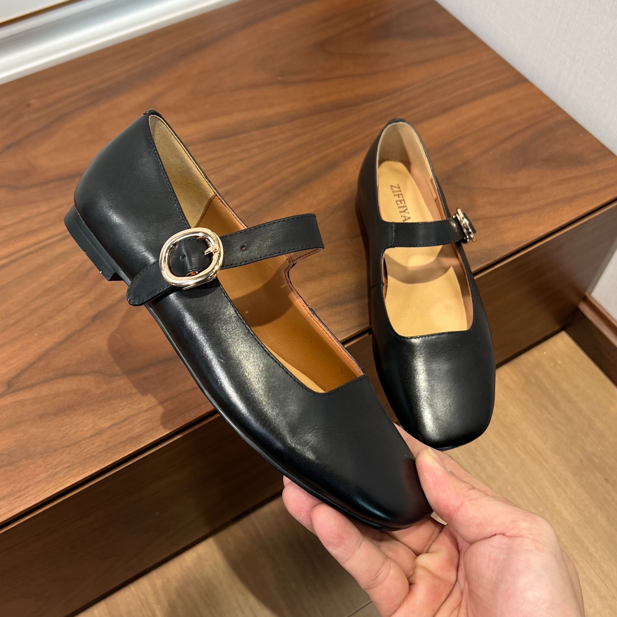 水洗牛皮新款做旧牛皮单鞋黑色百搭软底复古平底浅口9213