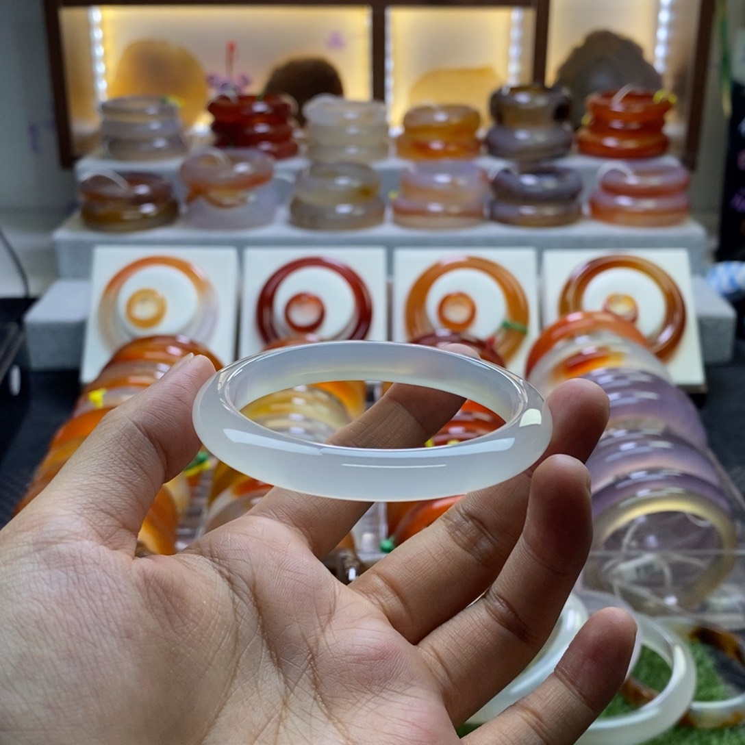 手镯玛瑙/玉髓未镶嵌