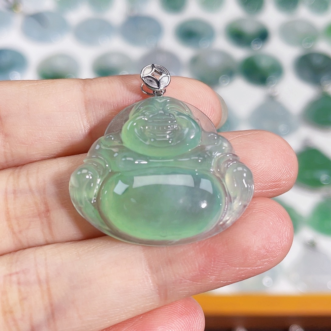 颈饰18K金镶嵌翡翠吊坠