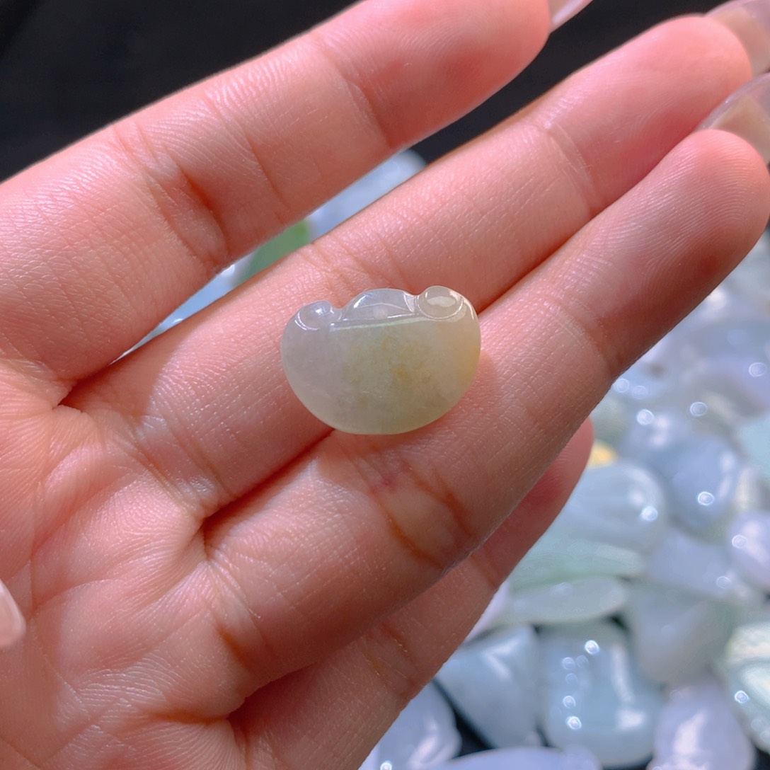 翡翠裸石天然缅甸A货翡翠如意