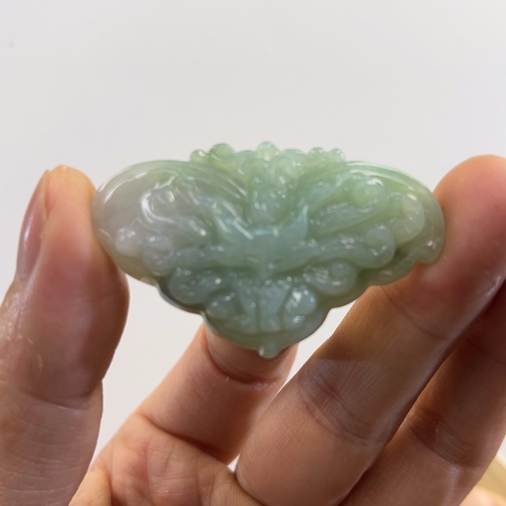 翡翠吊坠(赠链)未镶嵌代编织