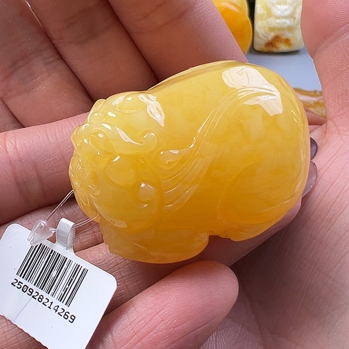 蜜蜡未镶嵌珠宝奇石