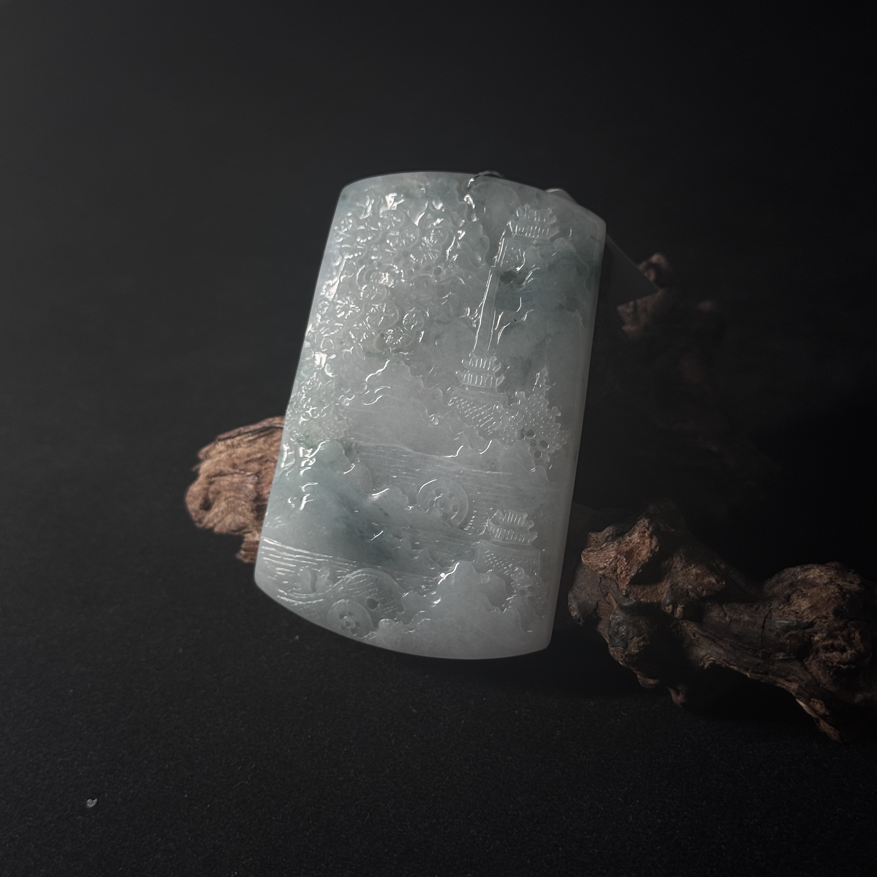 【诚翠拍品第一百零四期午】翡翠28吊坠LLi5050