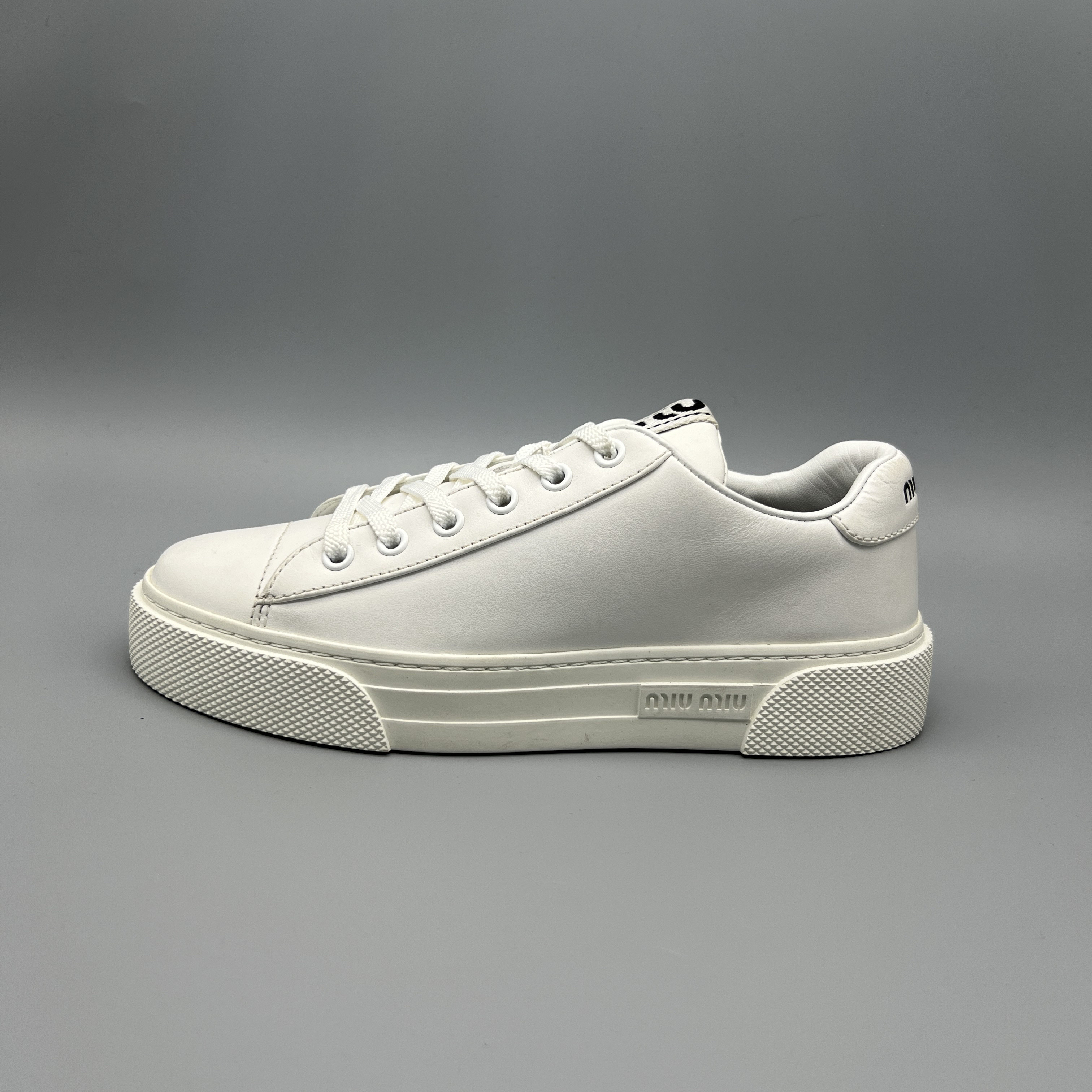 mIu mIu/缪缪 mi000 潮流经典小白鞋 时尚百搭 