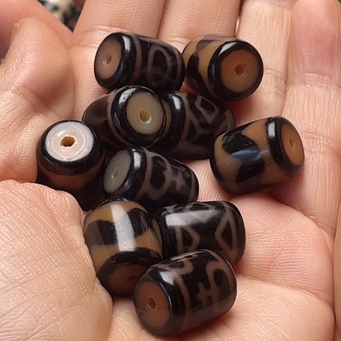 江***雪玛瑙/玉髓随机发一个未镶嵌