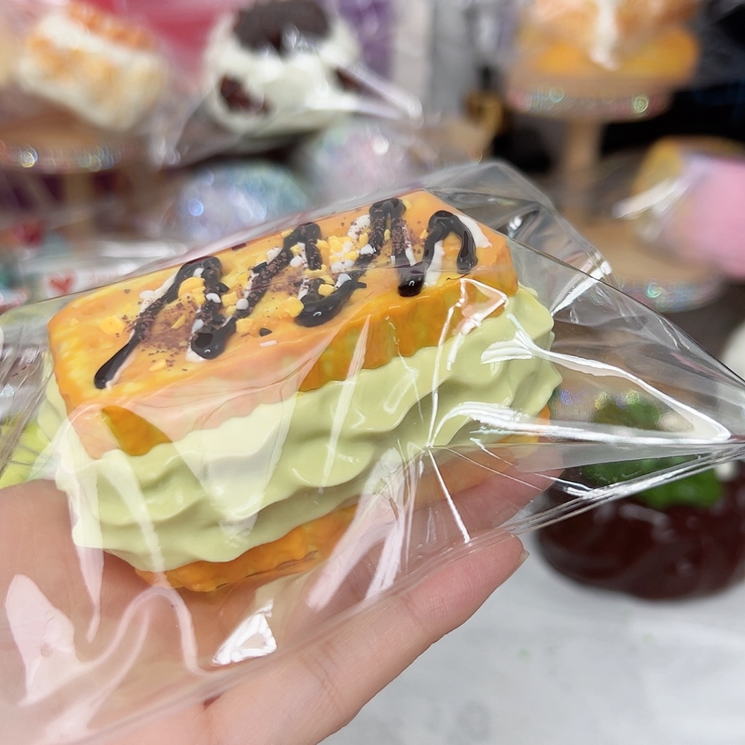 硅胶手感暇食物色抹茶夹心饼干135g