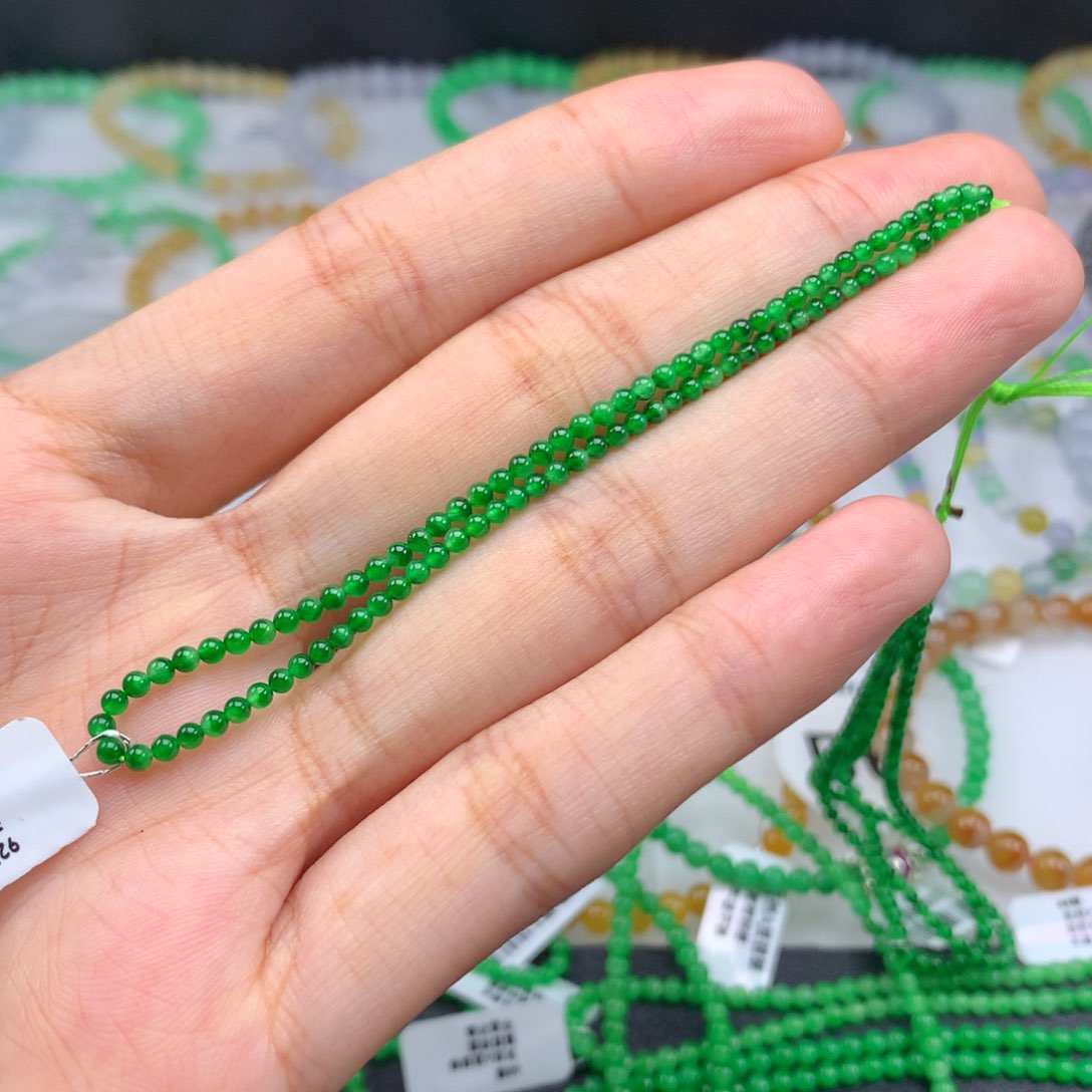 未镶嵌翡翠手链卡