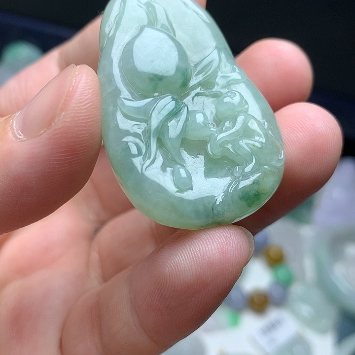 翡翠颈饰未镶嵌翡翠