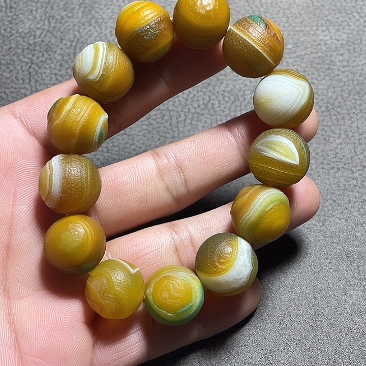 和田玉（糖玉）未镶嵌手镯