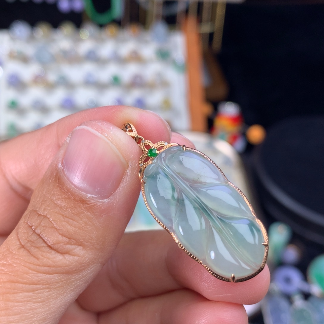 翡翠吊坠(不含链)18K金镶嵌