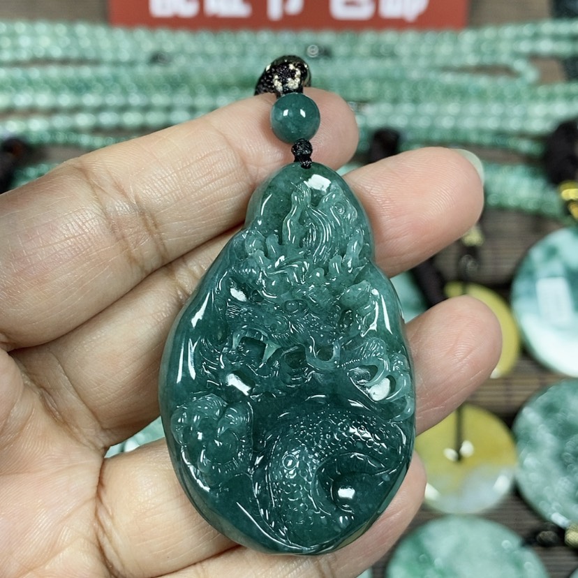 【闪购商品】翡翠颈饰未镶嵌玉吊坠翡翠玉随性龙牌