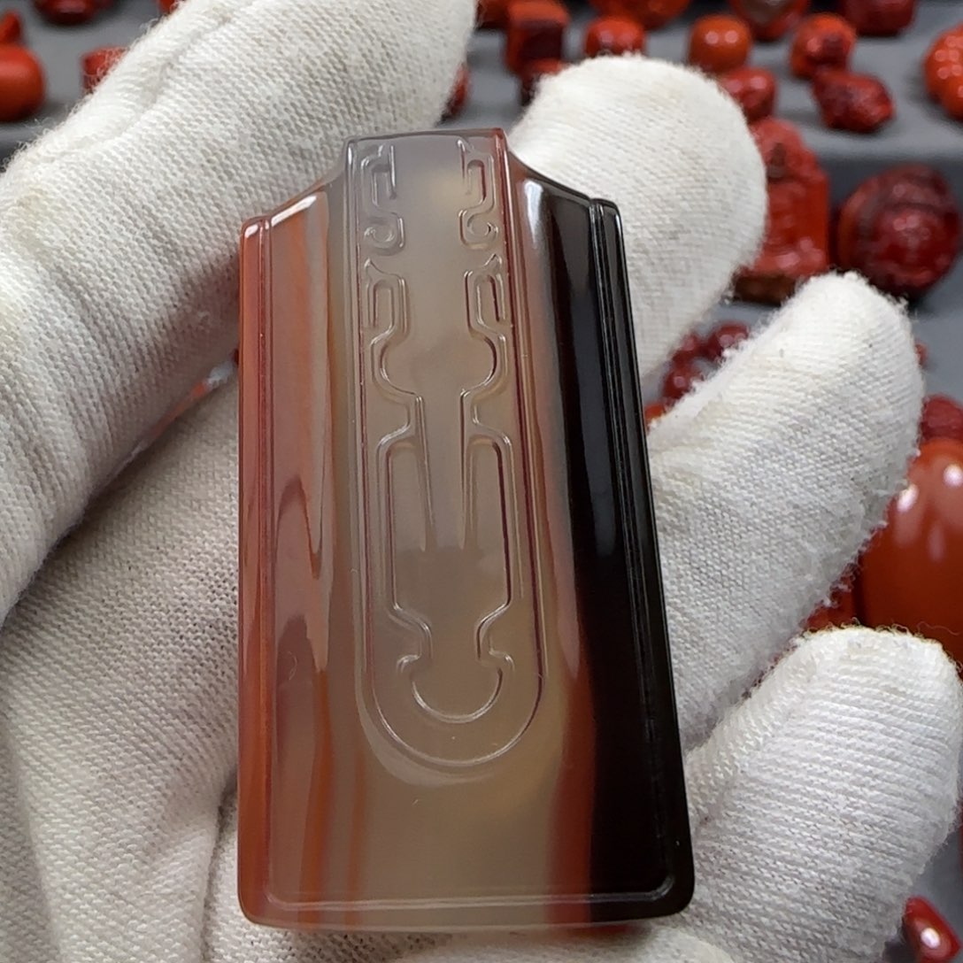 哈***姐南红玛瑙未镶嵌牌子