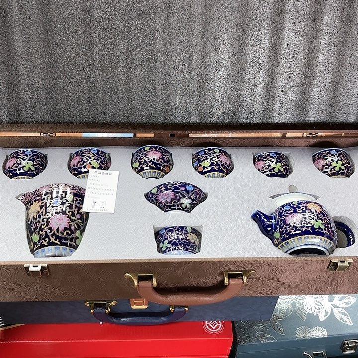 孤品茶具套装等。