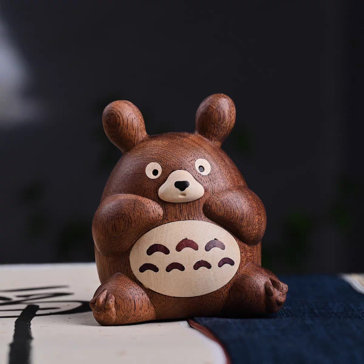 实木可爱龙猫治愈解压桌面饰品书房摆件