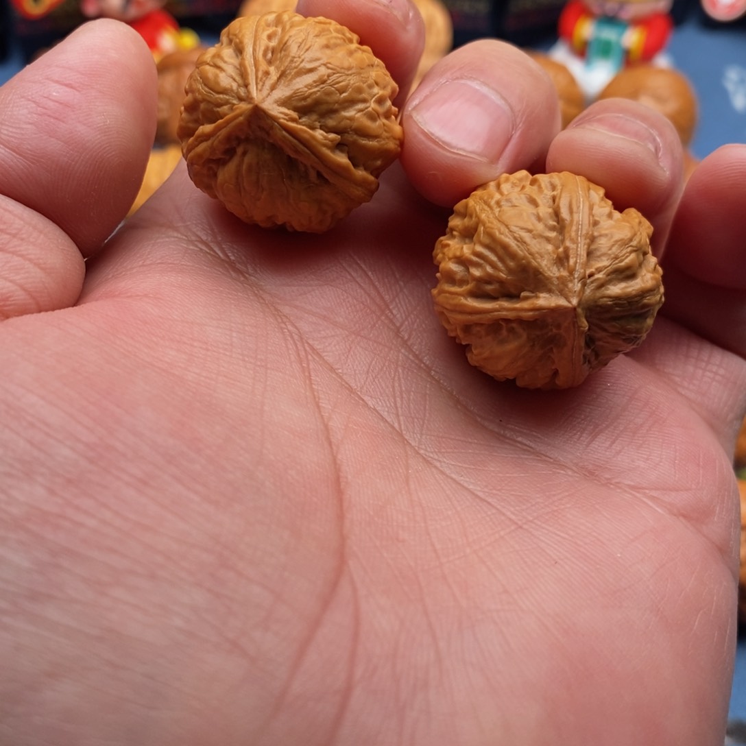 文玩核桃把件三棱