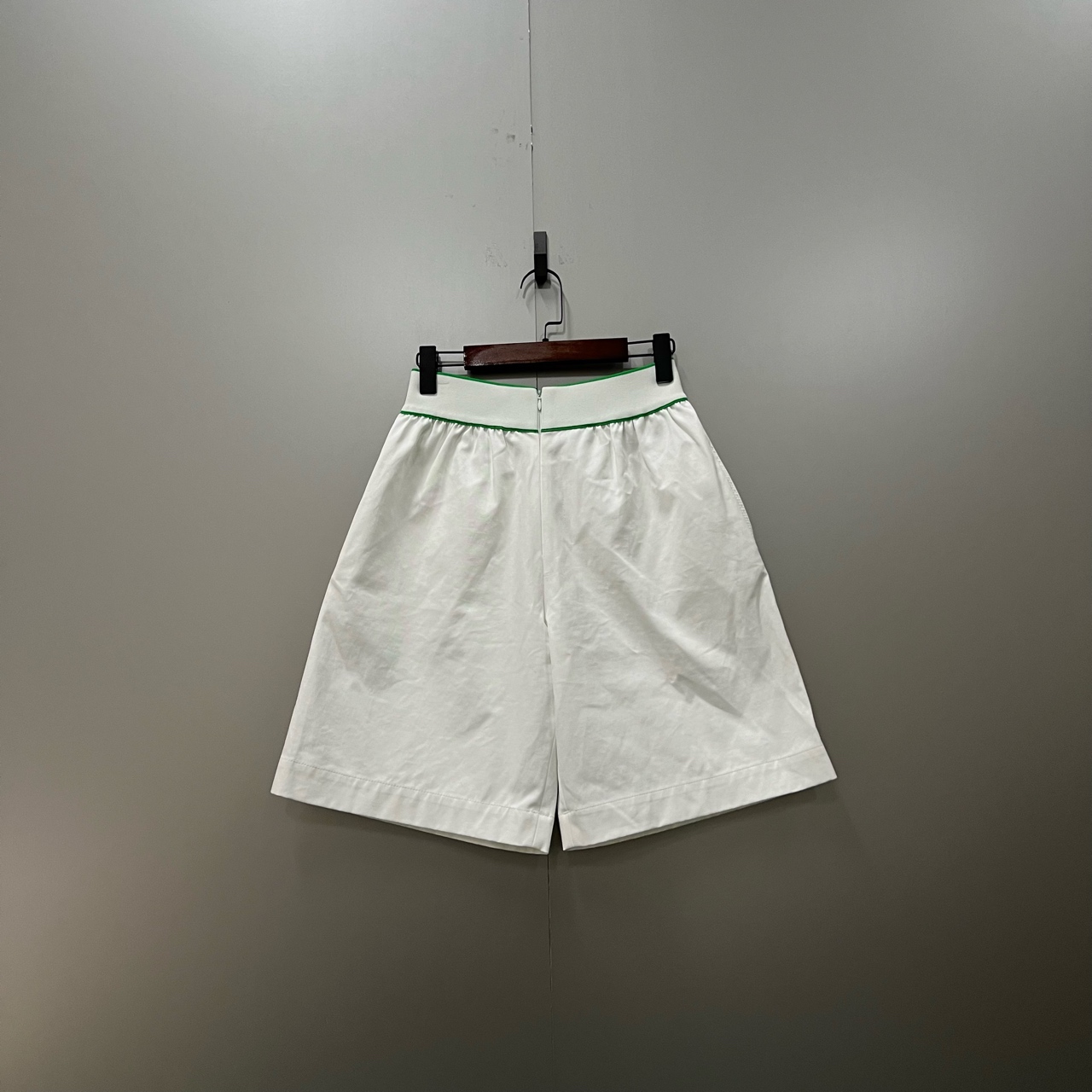 95新 BOTTEGA VENETA/葆蝶家 （bb）204  白绿印花logo短裤 S码