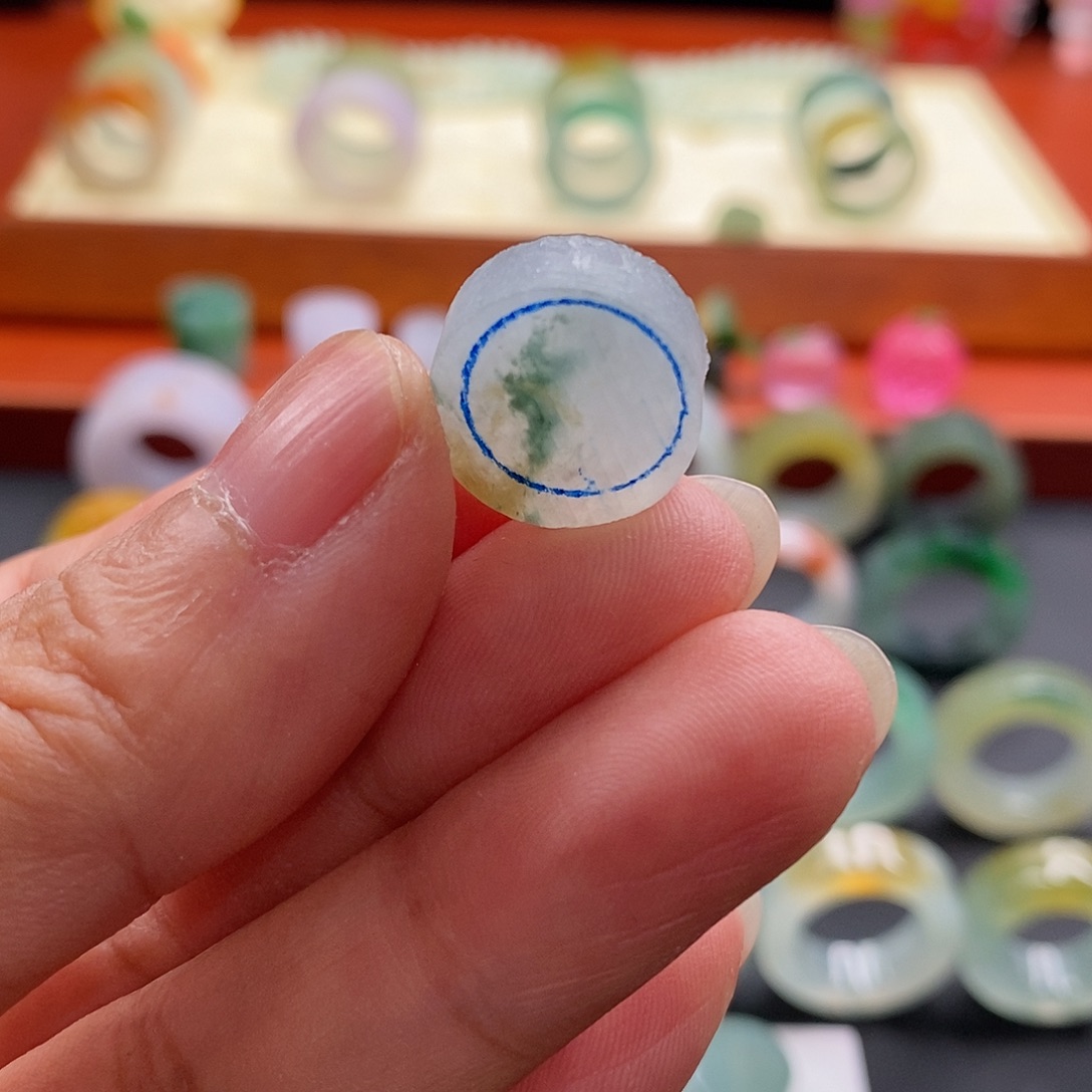 定制翡翠未镶嵌翡翠