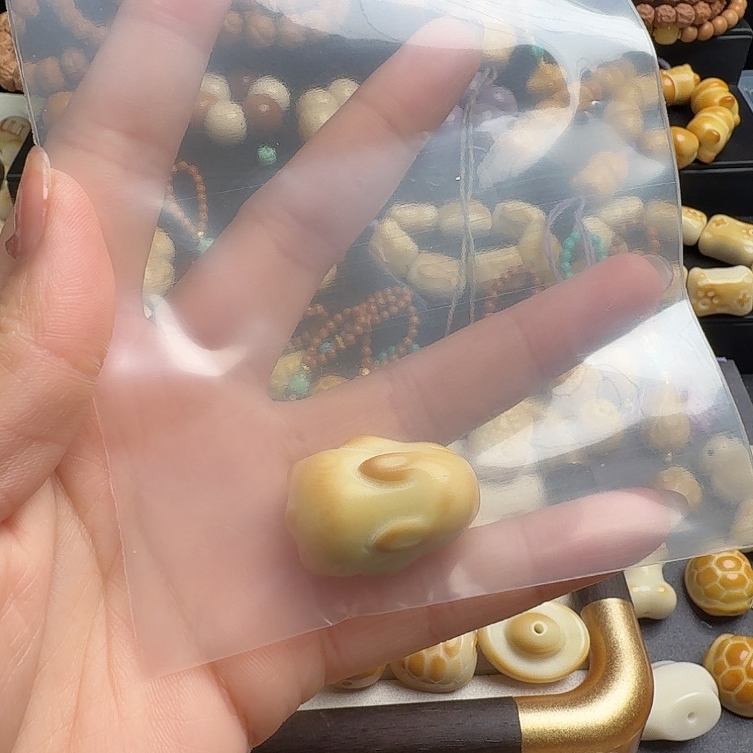 猴头核桃手串趴趴兔