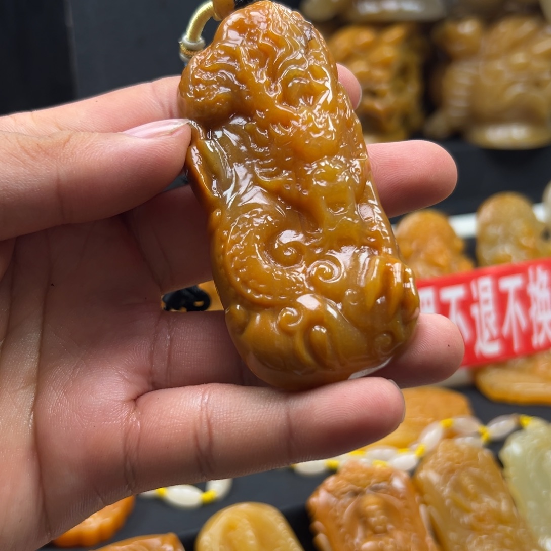 石英质玉（黄龙玉）未镶嵌黄龙玉