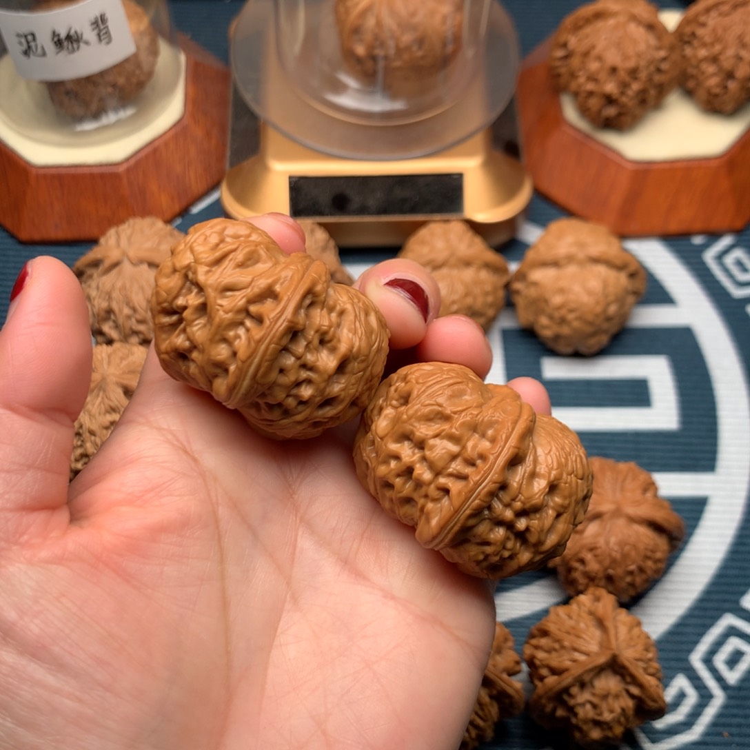 文玩核桃把件元宝