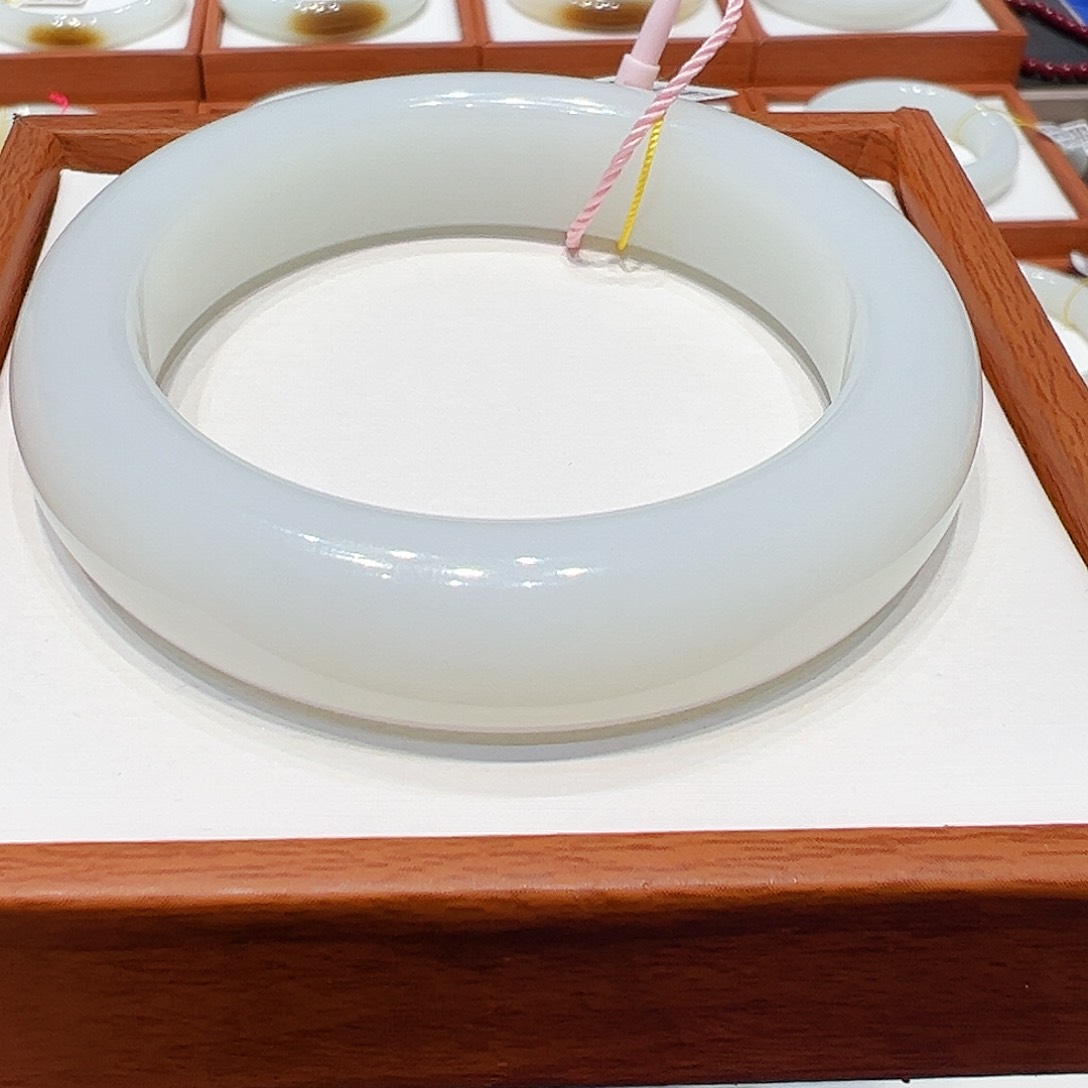 和田玉手镯未镶嵌蛇*