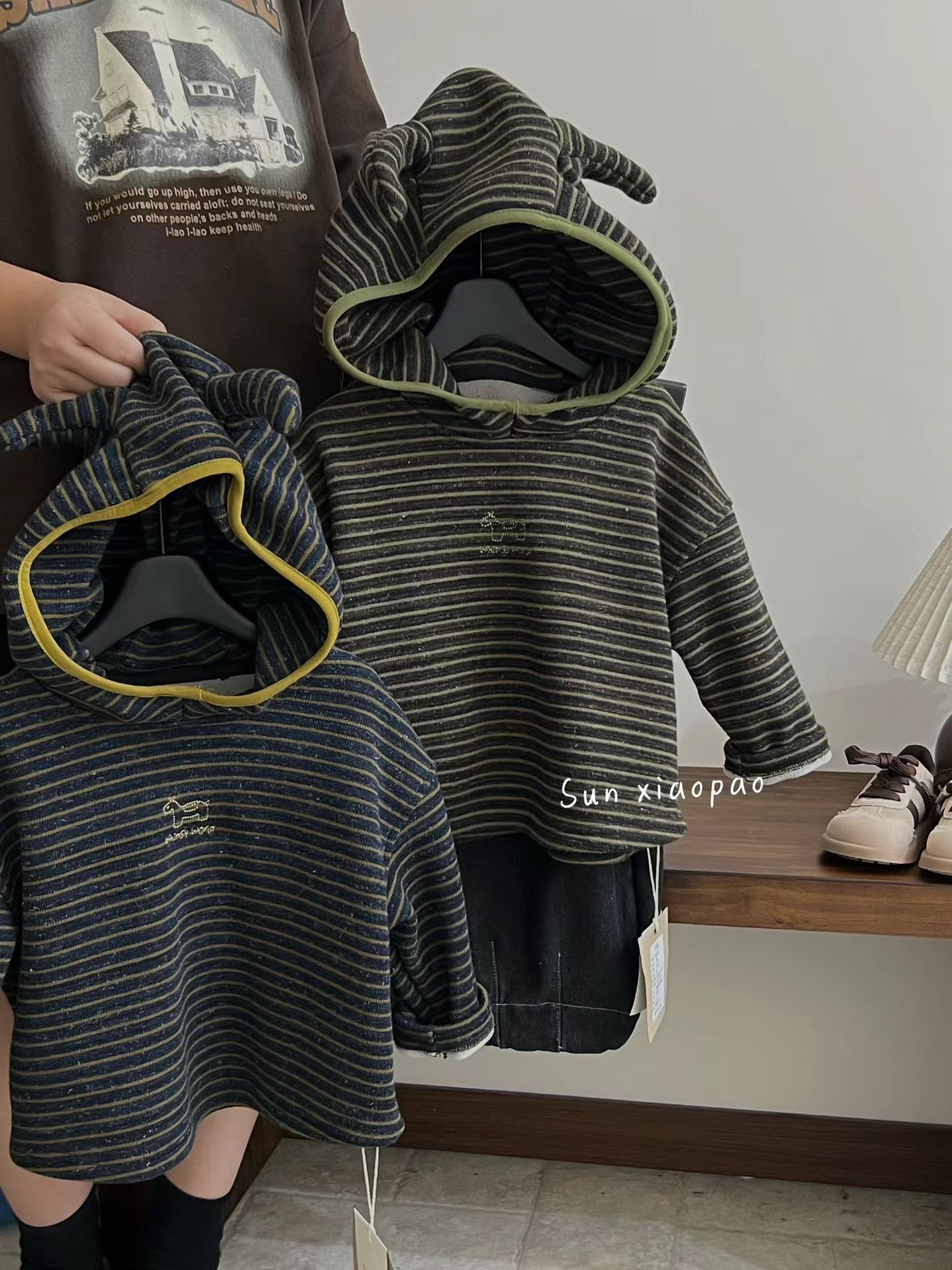 MDD绿色条纹小恶魔牛角帽连帽加绒卫衣