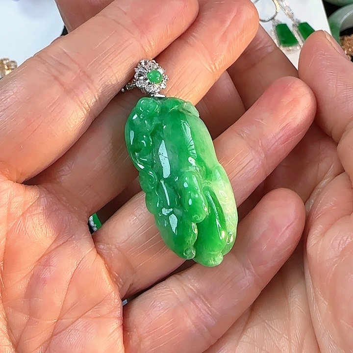 翡翠颈饰18K金镶嵌手到钱来