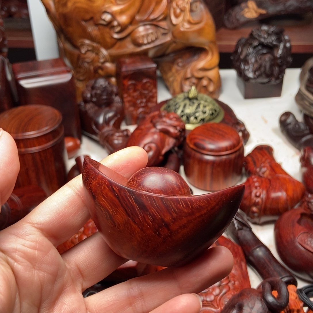 小叶紫檀把件红**心